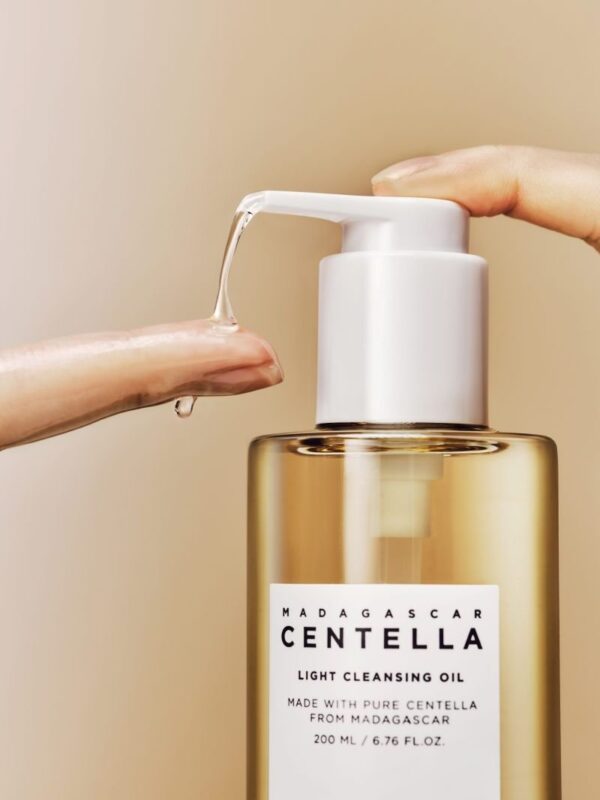 SKIN1004 Madagascar Centella Light Cleansing Oil 200ml